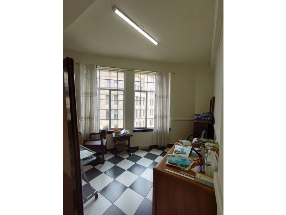 OFICINA EN ARRIENDO EDIFICIO CON EXCELENTE UBICACION — foto 4