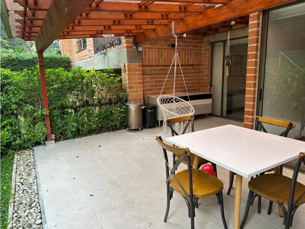 VENTA CASA EL POBLADO, TRANSVERSAL SUPERIOR — foto 2