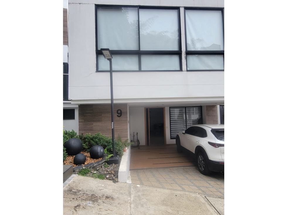 VENTA CASA LOMA DEL ATRAVESADO - 1