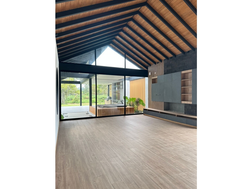 VENTA CASA CAMPESTRE LLANOGRANDE