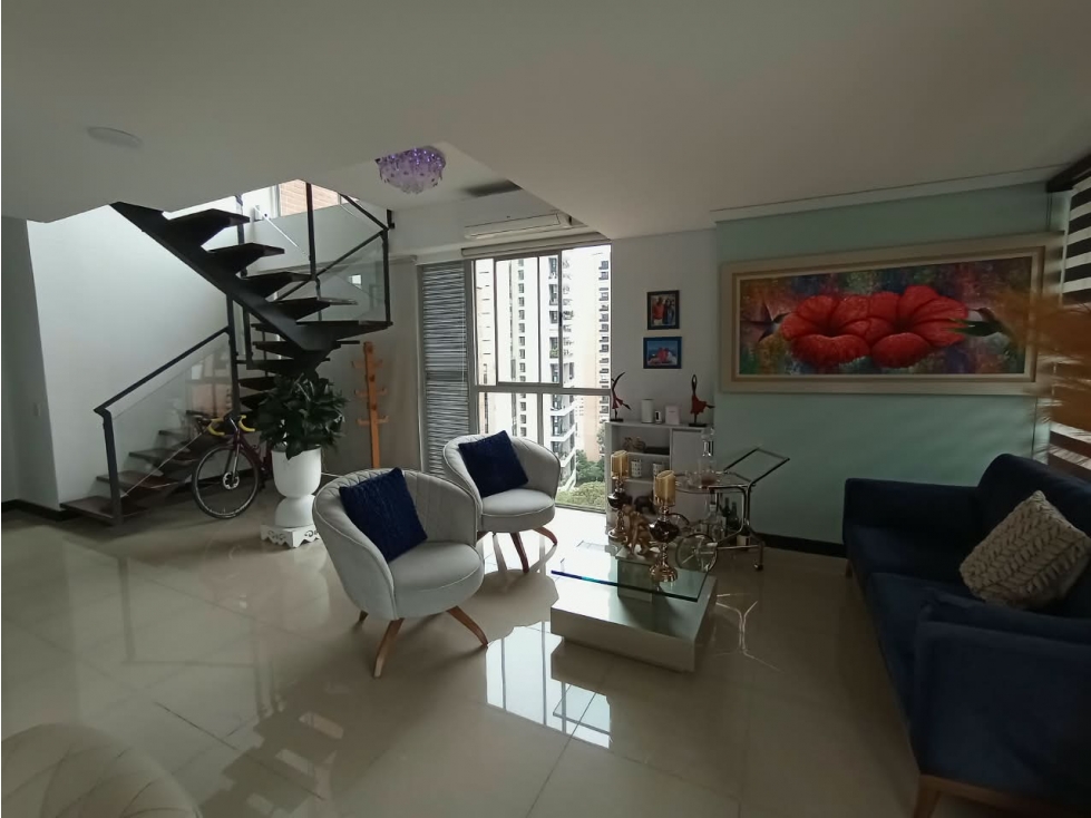 Exclusivo Apartamento Duplex Amoblado en Castropol | 4 Hab + 3.5 Baños — foto 6