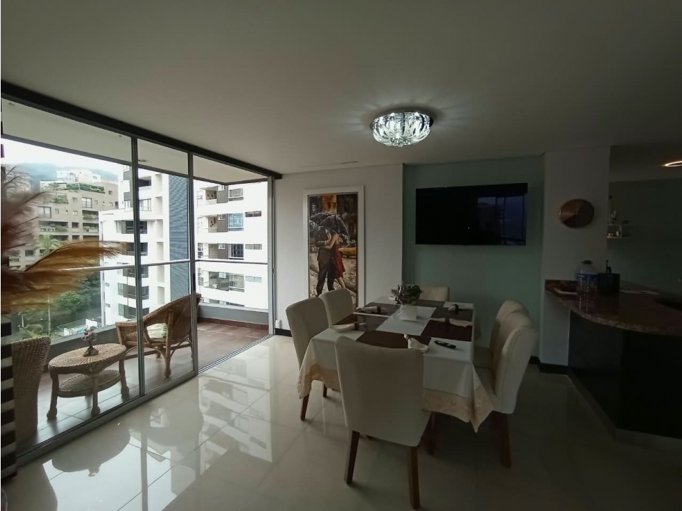 Exclusivo Apartamento Duplex Amoblado en Castropol | 4 Hab + 3.5 Baños — foto 2