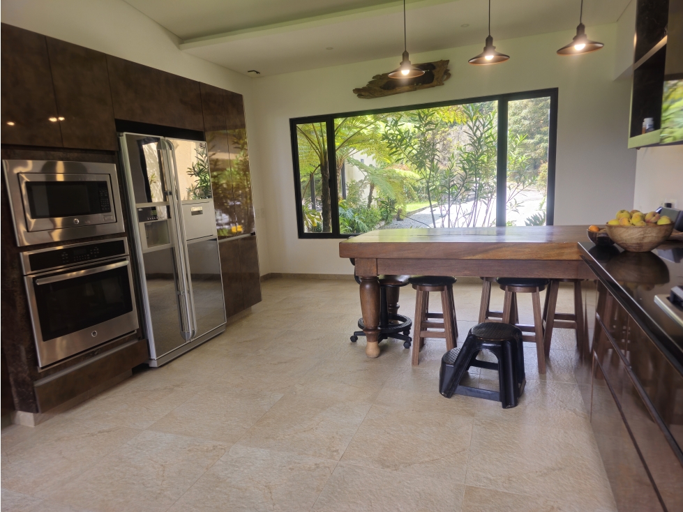 Hermosa Casa en Palmas con una Vista y un lote espectacular. — foto 4