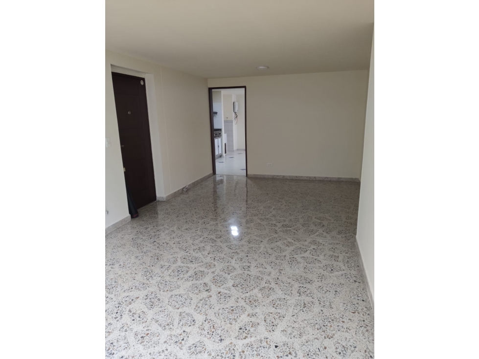 Apartamento cómodo y bien ubicado en Conquistadores para arriendo