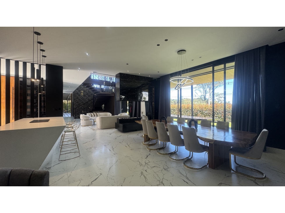 Casa con piscina en el alto de las palmas — foto 3