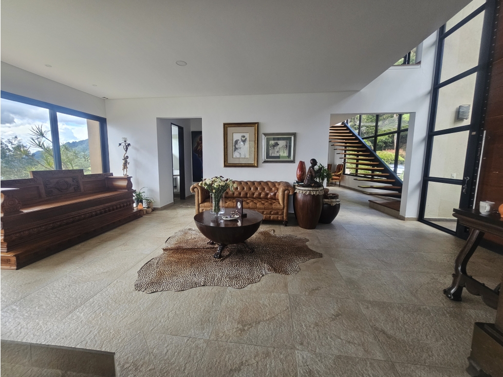 Hermosa Casa en Palmas con una Vista y un lote espectacular. — foto 5