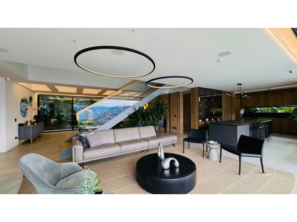 Exclusiva casa con diseño único y espectaculares vistas a la ciudad — foto 4