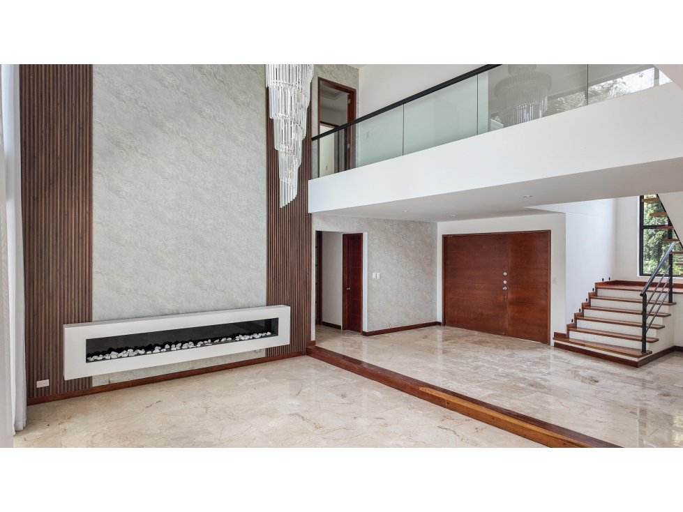 Hermosa Casa En Sector Tranquilo con Piscina — foto 3