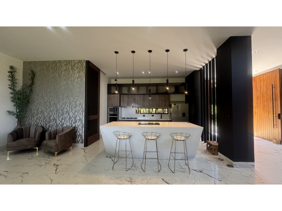 Casa con piscina en el alto de las palmas — foto 4