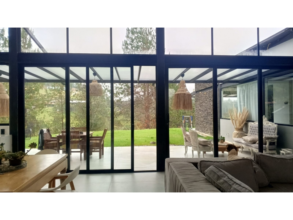Casa campestre para arriendo en exclusiva unidad del Alto del Escobero — foto 4