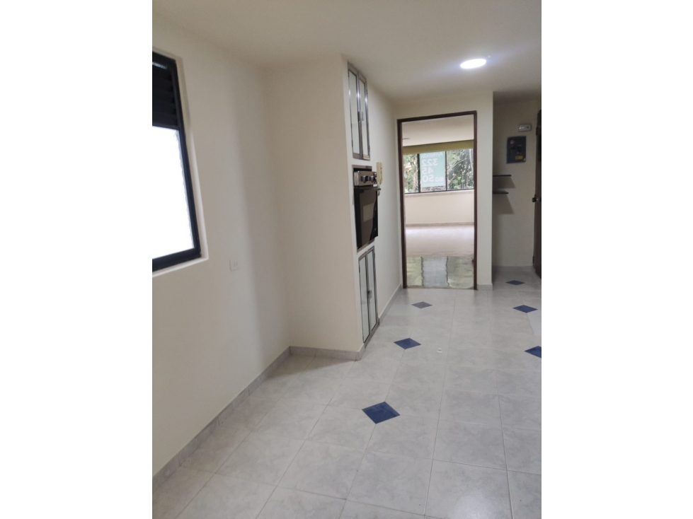 Apartamento cómodo y bien ubicado en Conquistadores para arriendo — foto 6