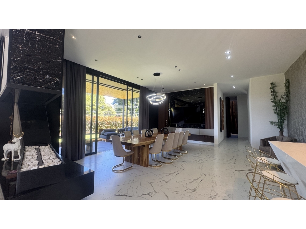 Casa con piscina en el alto de las palmas — foto 2