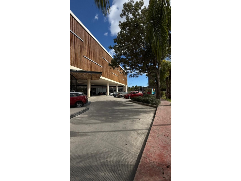 LOCAL COMERCIAL EN RENTA EN PLAZA HIVE, AV. HUAYACAN — foto 2