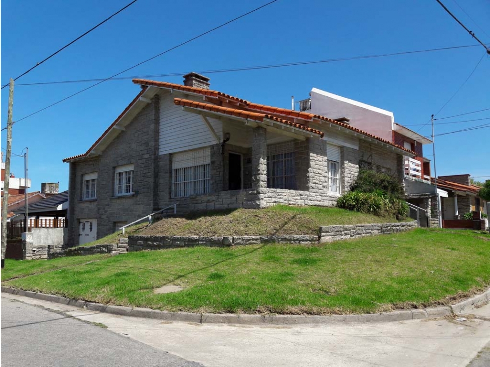 Espectacular Chalet de 3 dormitorios cerca del mar en Punta Mogotes