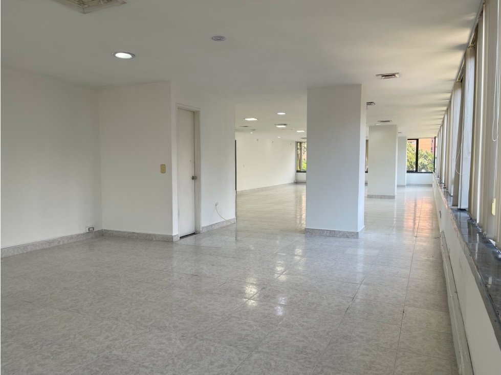Arriendo / Venta de Oficina en el Poblado - 2