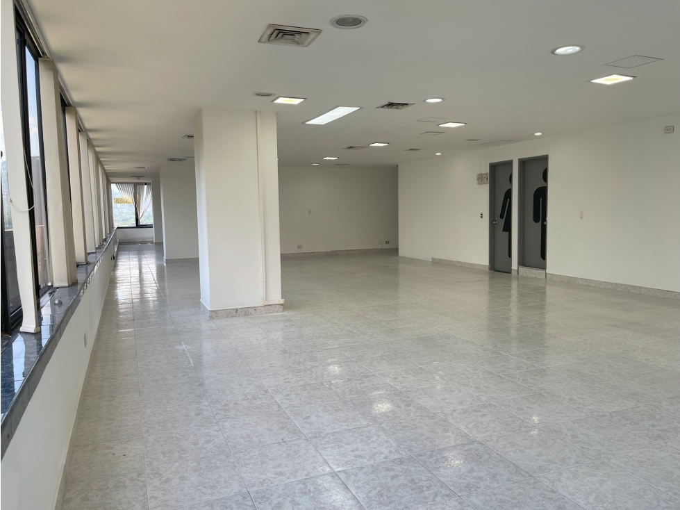 Arriendo / Venta de Oficina en el Poblado - 3