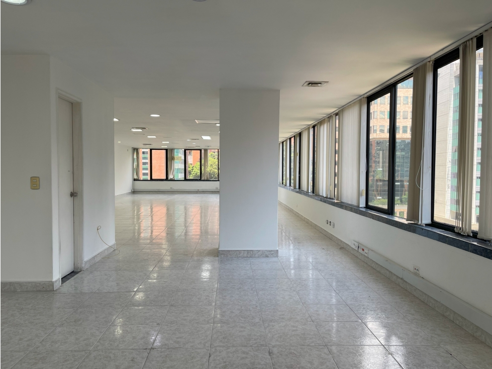 Arriendo / Venta de Oficina en el Poblado - 4