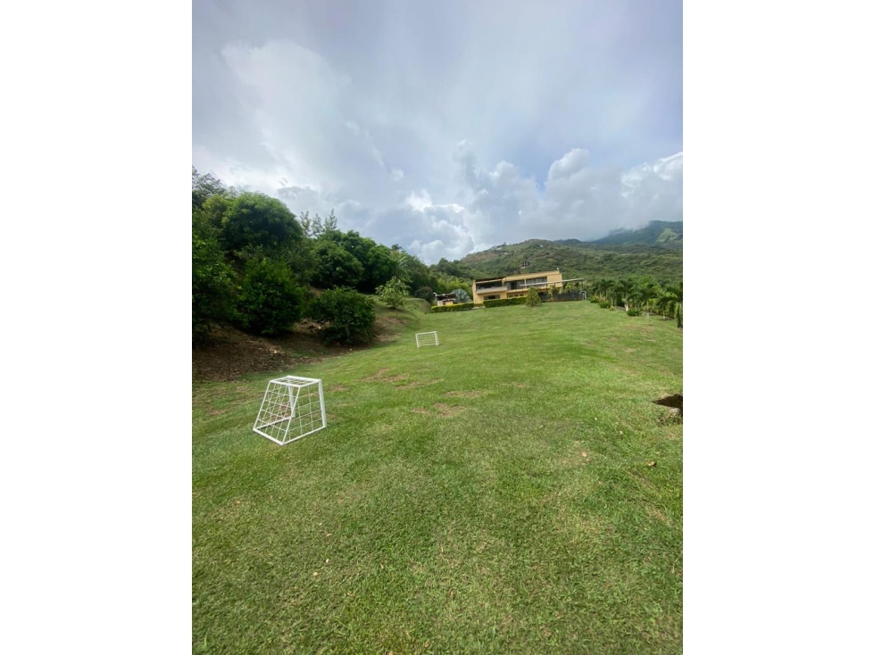 FINCA UBICADA EN LA VEREDA MONTEGRANDE - EL GUASIMO SOPETRÁN