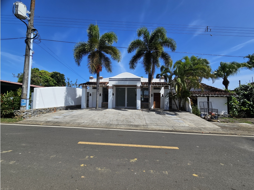 Casa de concepto abierto en el pueblo de Pedasi, Panama — foto 2