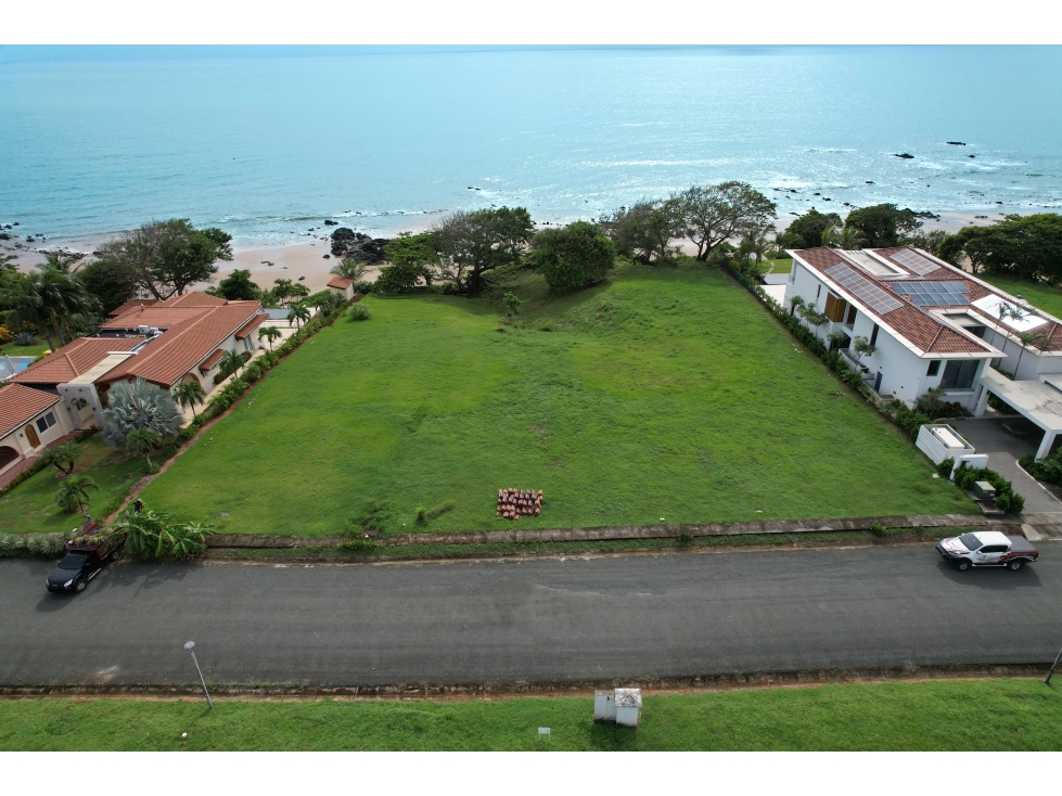 Lote Frente al Mar en Comunidad Cerrada en Pedasí, Panama