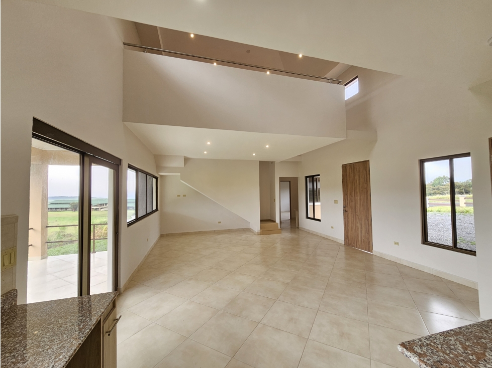 Casa de 2 habitaciones +Loft en Comunidad Equestre en Boquete, Panama — foto 4