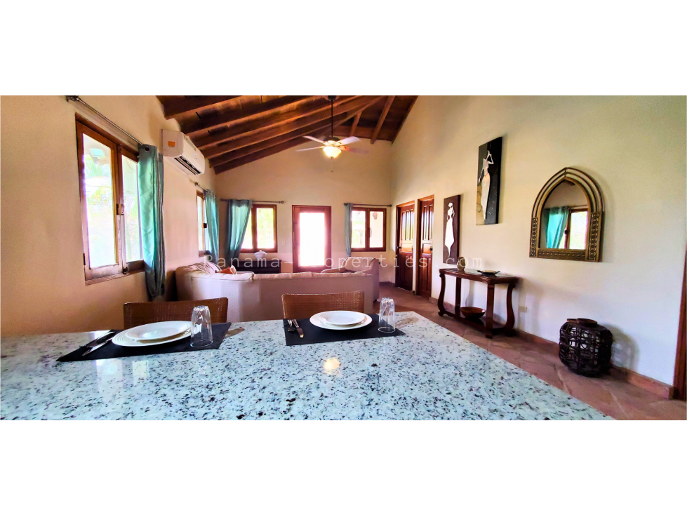 Bella casa con 3 habitaciones, cercada, en Pedasi. - 3