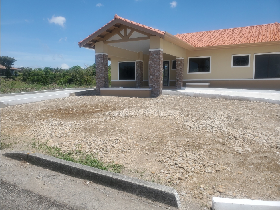 Casa de 3 Habitaciones en Comunidad Cerrada Boquete Panamá — foto 2