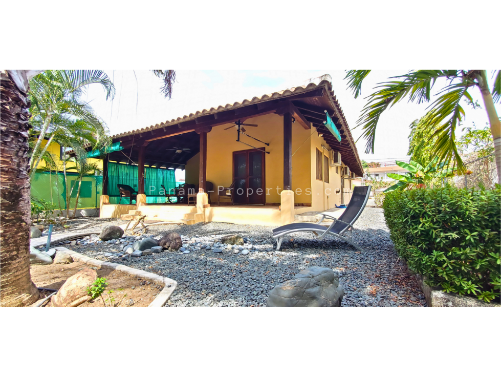 Bella casa con 3 habitaciones, cercada, en Pedasi. - 1