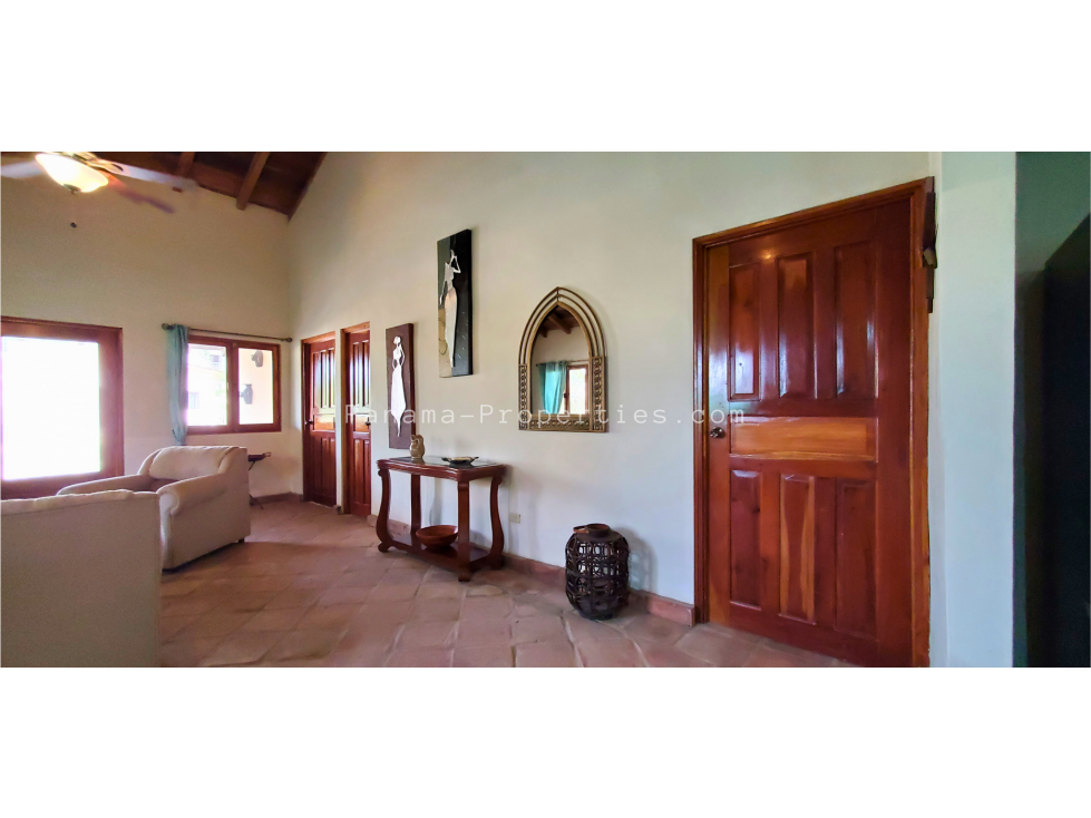 Bella casa con 3 habitaciones, cercada, en Pedasi. - 4