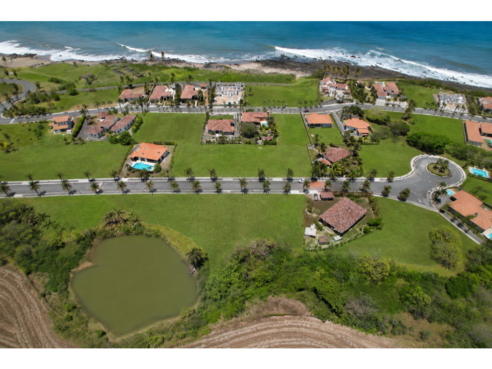 Lote en comunidad cerrada de playa exclusiva, Pedasi, Panama - 1