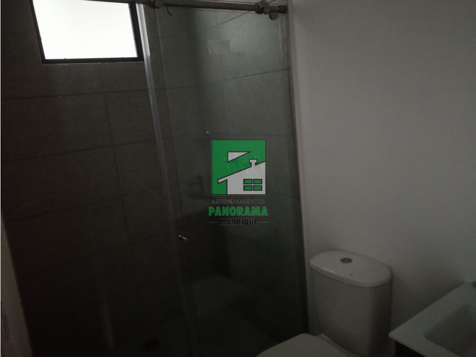 LOCAL COMERCIAL EN ARRIENDO SECTOR MANRIQUE CENTRAL