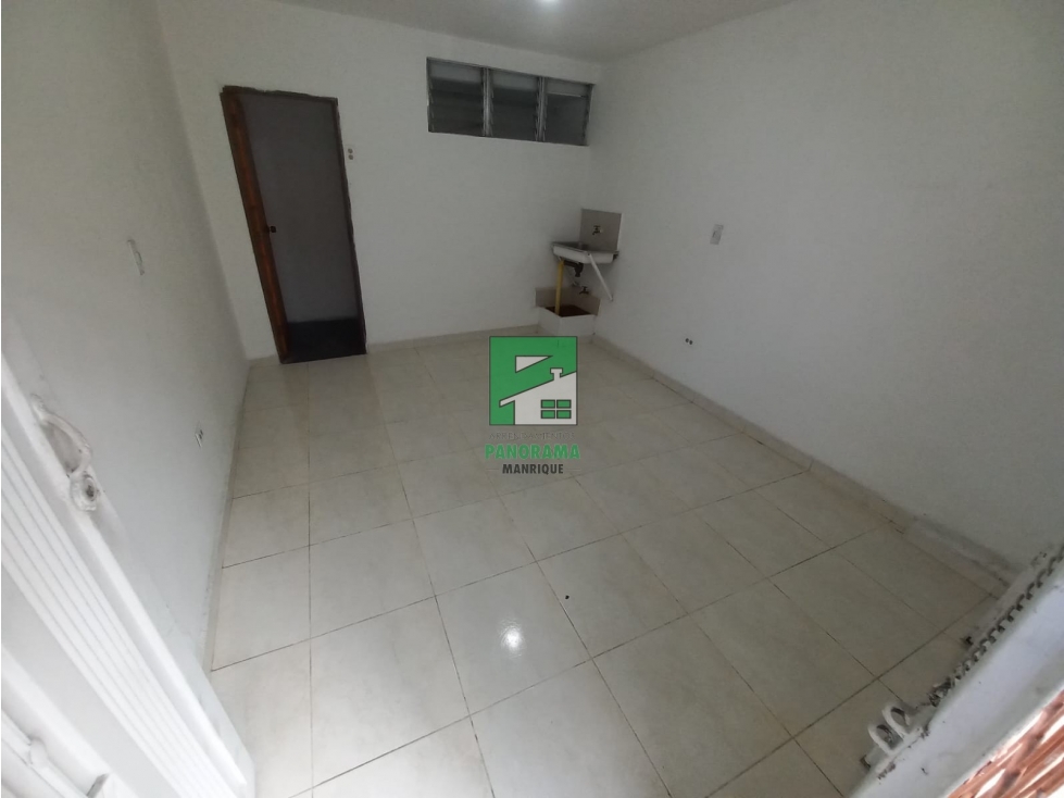SE ARRIENDA LOCAL COMERCIAL EN MANRIQUE — foto 3