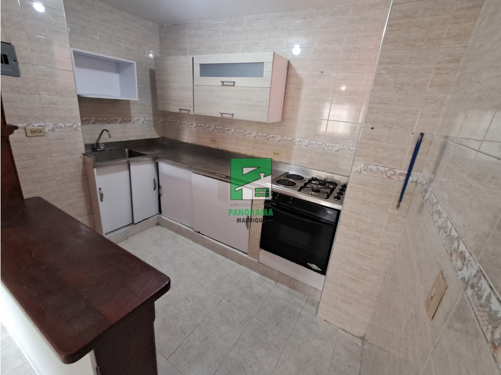 CASA EN ARRIENDO SECTOR MANRIQUE CENTRAL