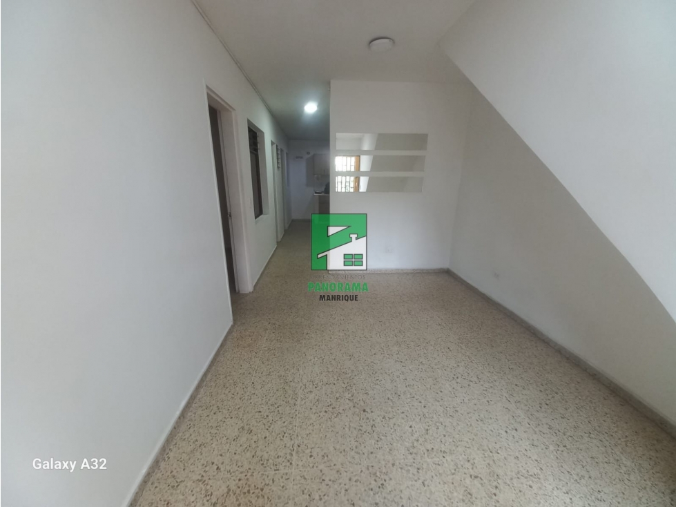 APARTAMENTO EN ARRIENDO SECTOR MANRIQUE — foto 3