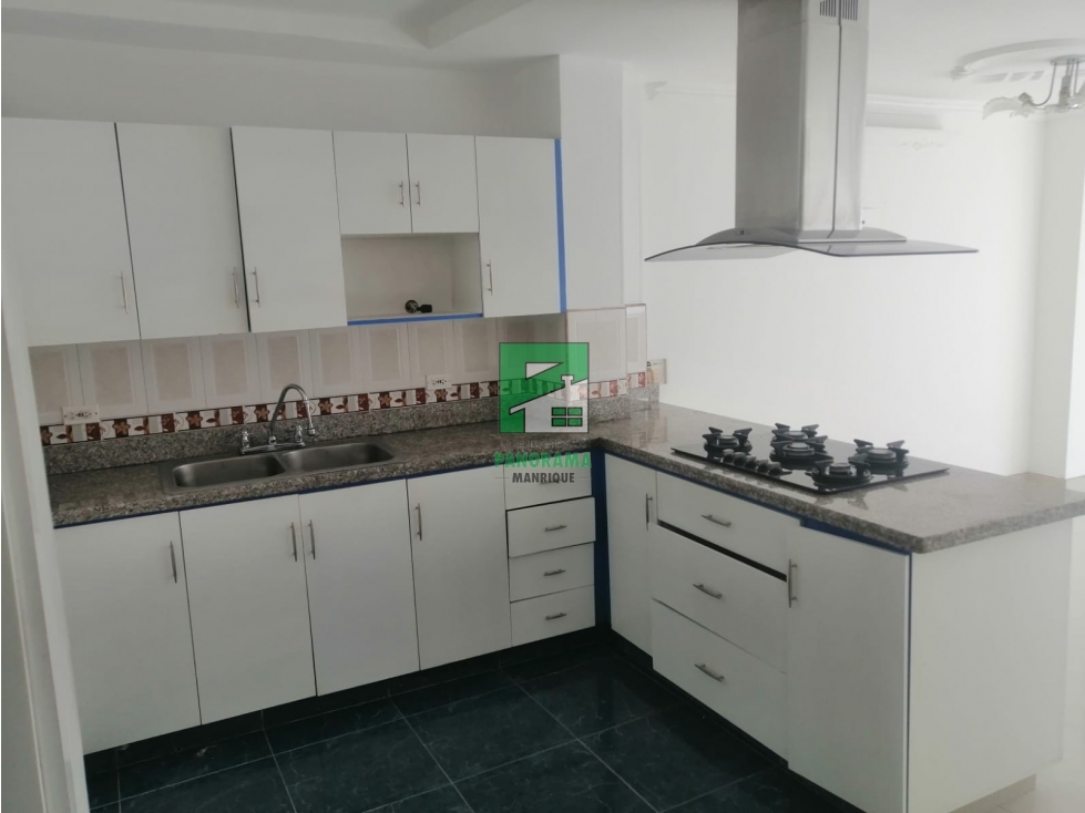 LOCAL COMERCIAL EN ARRIENDO SECTOR MANRIQUE CENTRAL — foto 4