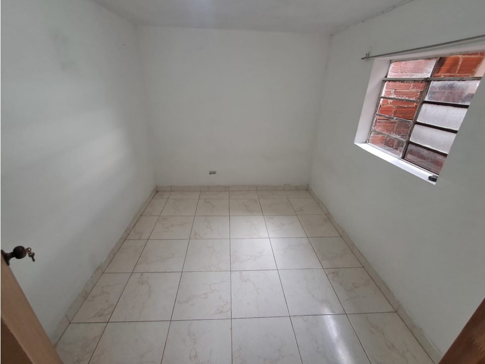 CASA EN ARRIENDO MANRIQUE LAS ESMERALDAS — foto 3