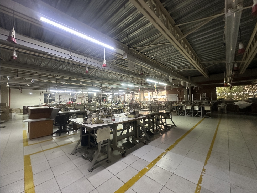 BODEGA EN VENTA Y ARRIENDO EN ZONA FRANCA - 1