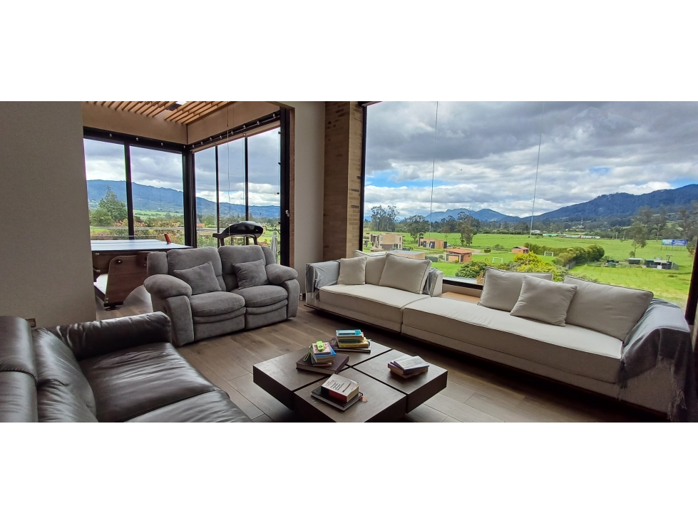 CASA EN VENTA EN LA CALERA