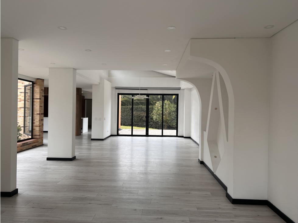 CASA EN VENTA EN COTA