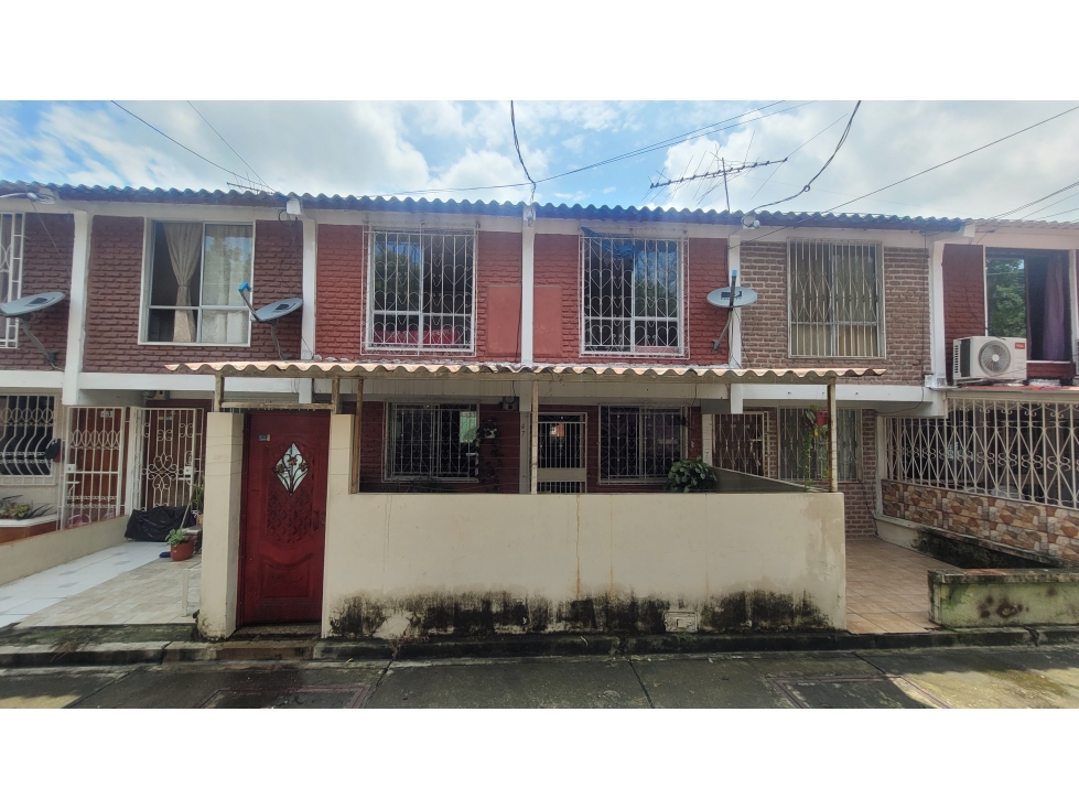 EN VENTA CASA EN URB BEATA MERCEDES MOLINA, NORTE DE GUAYAQUIL (ALCHO)
