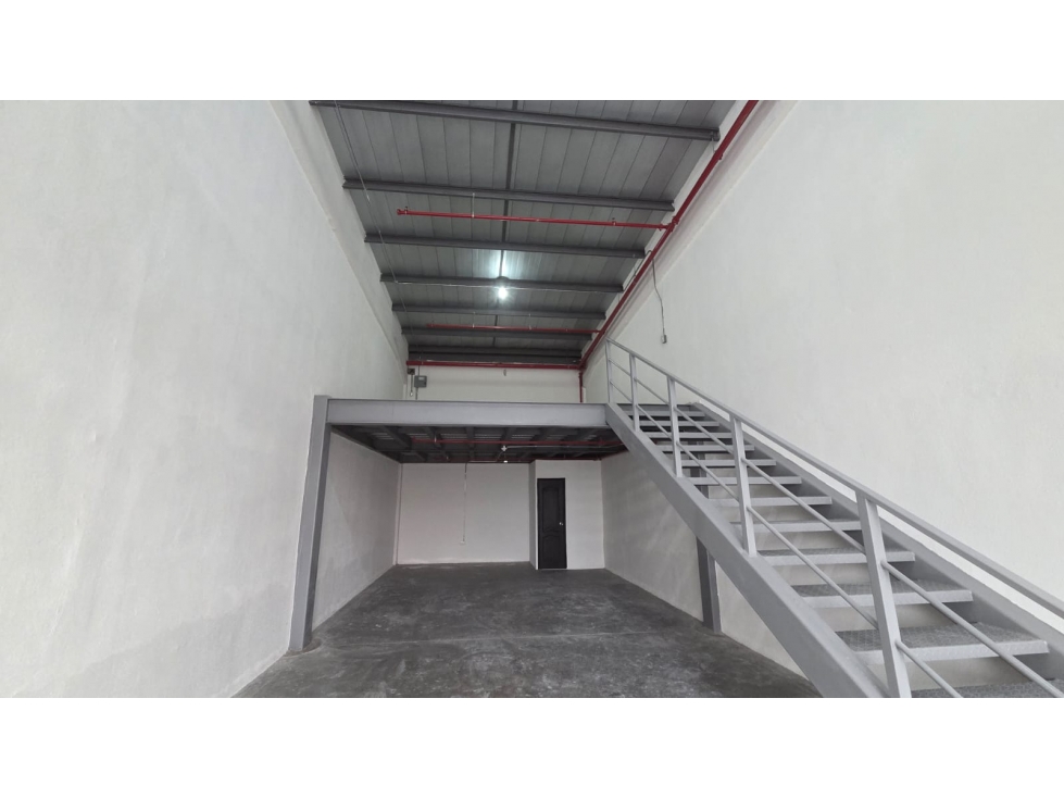 EN ALQUILER LOCAL COMERCIAL CON MEZZANINE ALMAX CENTER (Jkcal) — foto 5