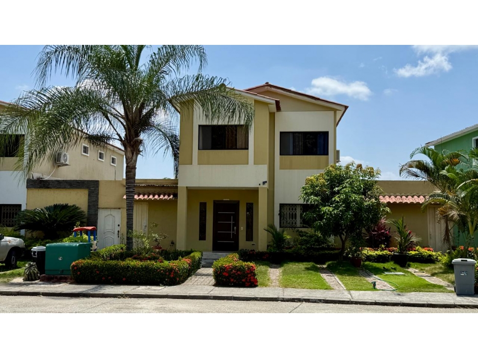 EN VENTA CASA -URBANIZACIÓN CIUDAD SATELITAL LOS ANGELES- (Mervel) — foto 2