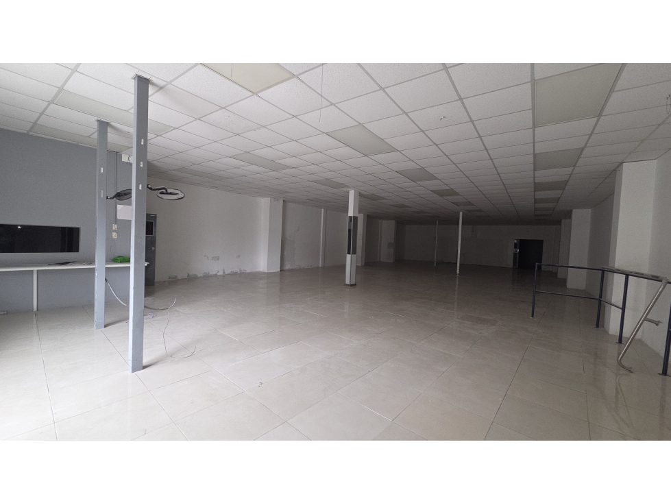 ALQUILO LOCAL COMERCIAL PORTETE Y 6 DE MARZO GUAYAQUIL (Samib) — foto 2