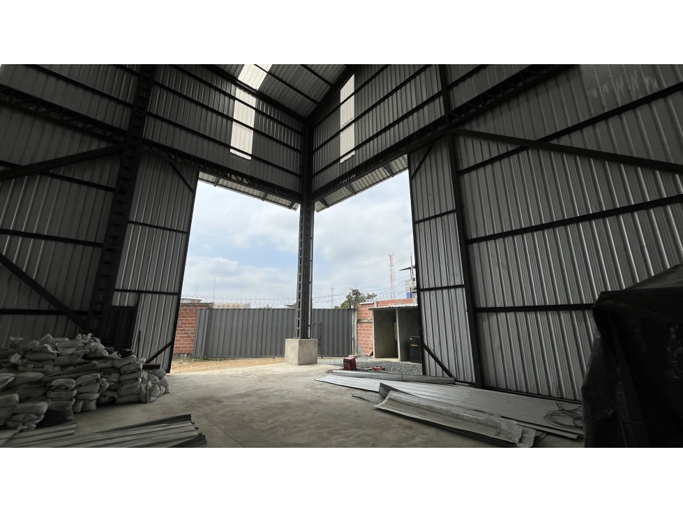 EN ALQUILER GALPÓN/BODEGA INDEPENDIENTE 1.260m2 (Jkcal) - 4