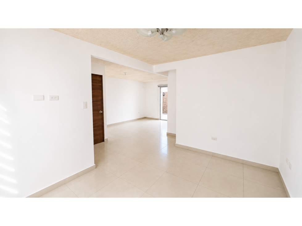 CASA EN VENTA 2 PLANTAS VILLAS DEL REY PRINCESA KATE (VICSZO) - 3