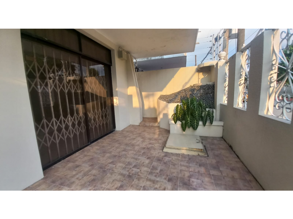 ALQUILER CASA DE UNA PLANTA EN CDLA. NUEVA KENNEDY (SYLMIR) — foto 2
