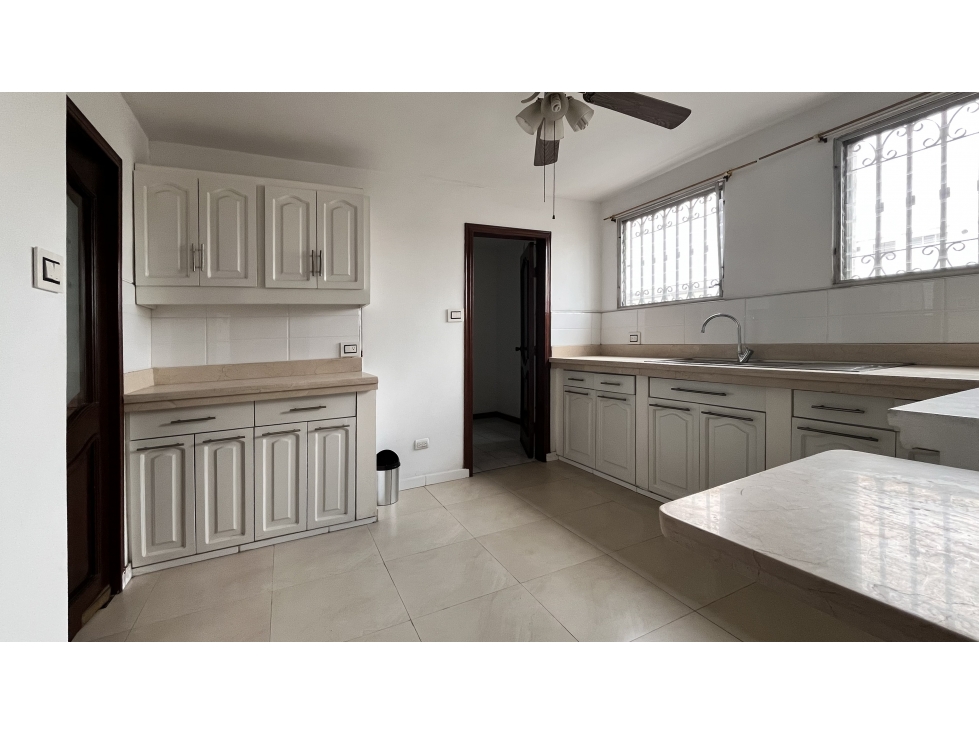 ALQUILER DEPARTAMENTO CDLA. KENNEDY,GYE (CAROZE) — foto 5