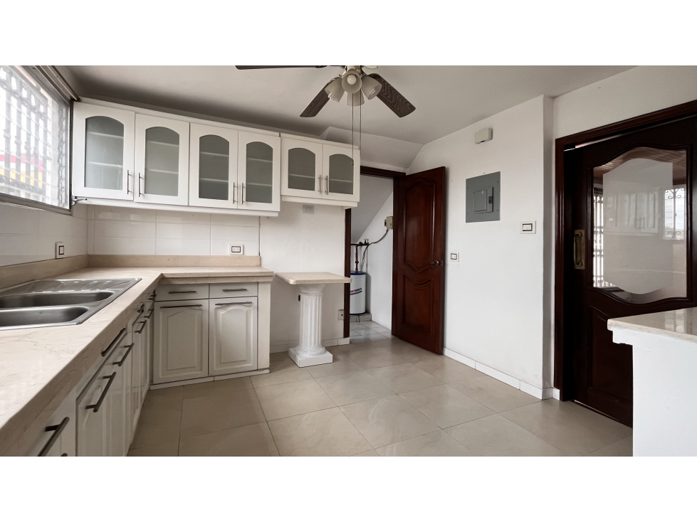 ALQUILER DEPARTAMENTO CDLA. KENNEDY,GYE (CAROZE) — foto 6