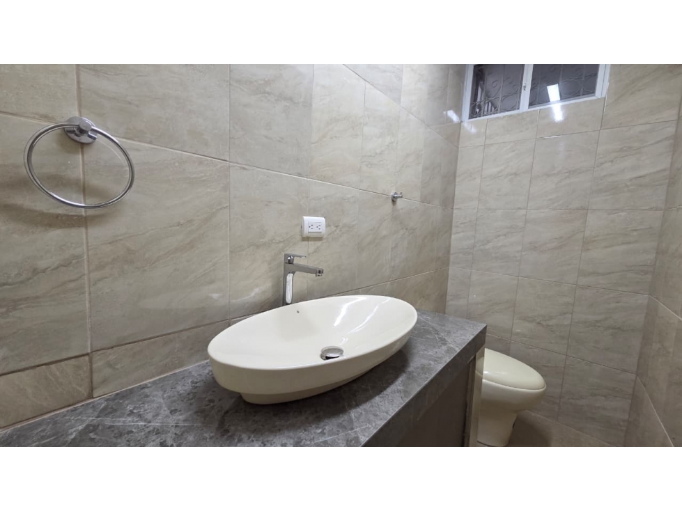 ALQUILER DE CASA EN CDLA. NUEVA KENNEDY (SYLMIR) — foto 4