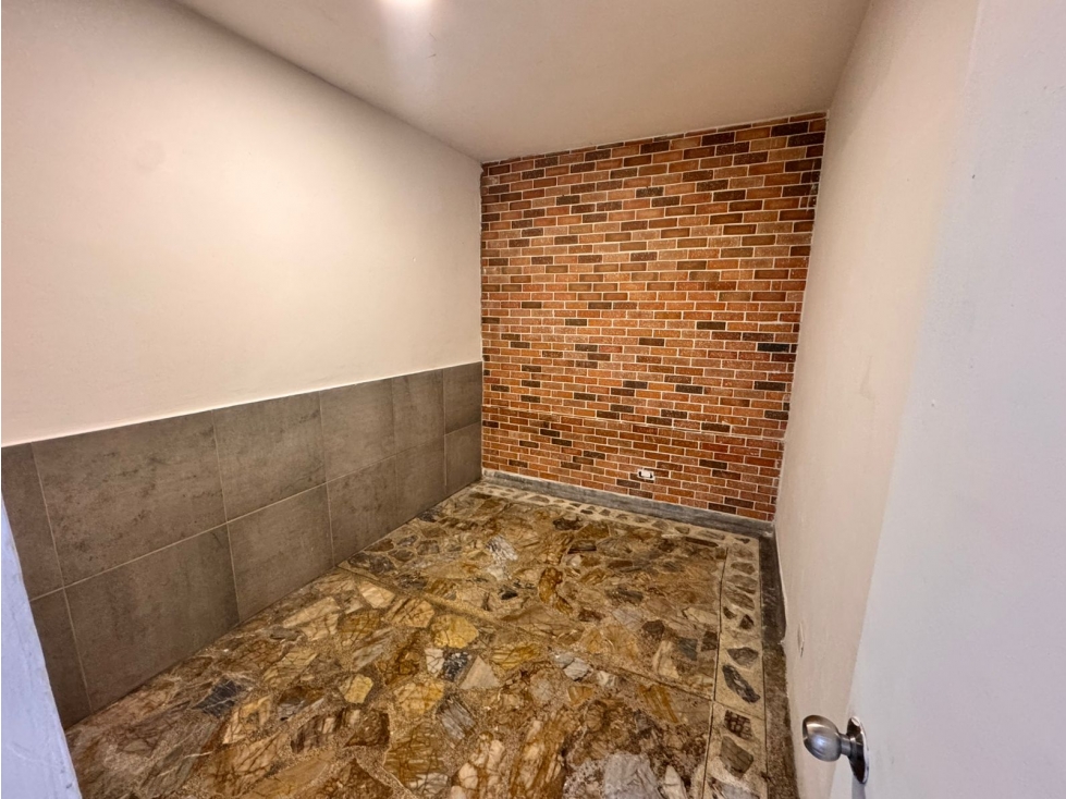 Vendo Casa con posibilidad de local - Barrio Alfonso López Medellin — foto 6